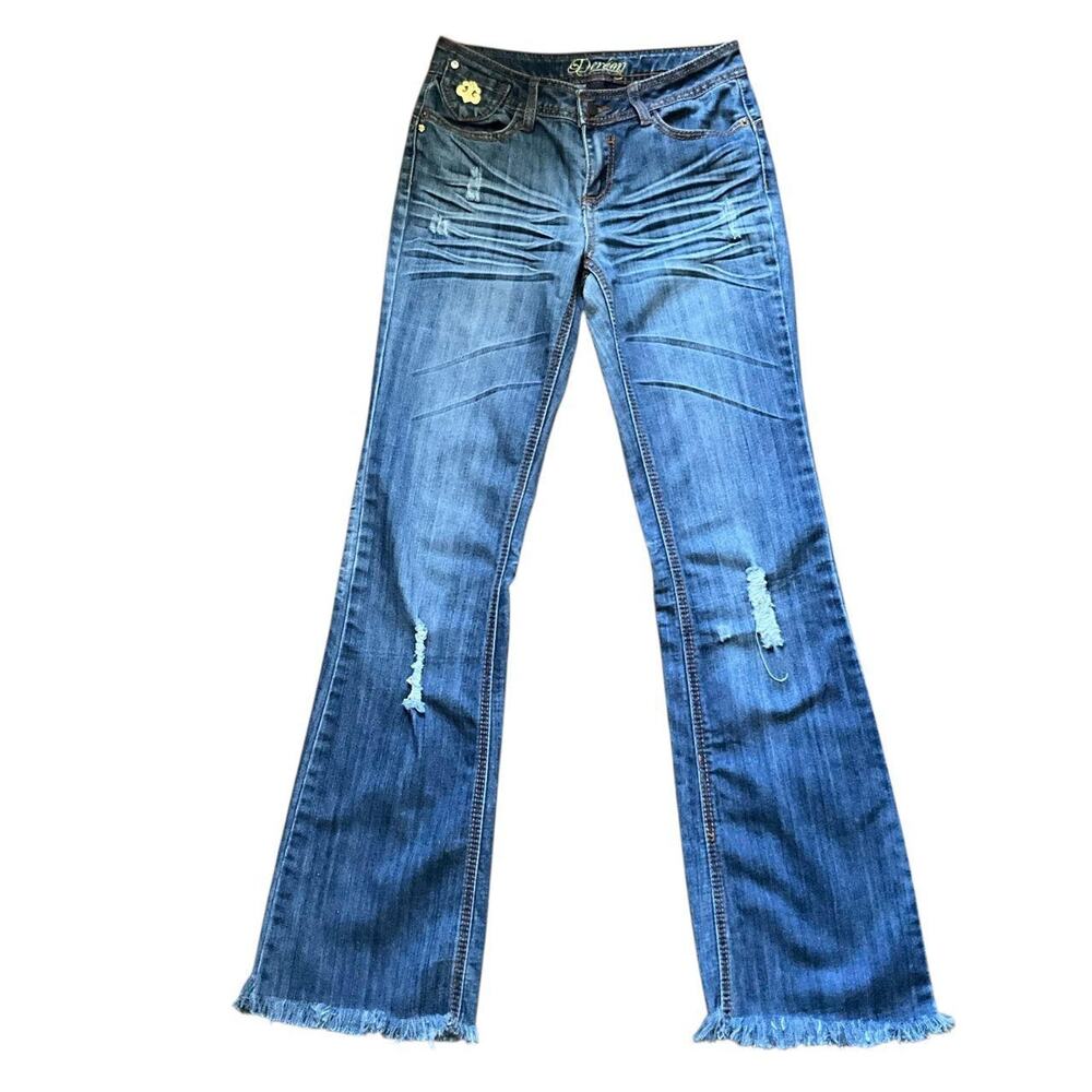Deréon Distressed Fleur di Lis Jeans: Y2K, 2000s